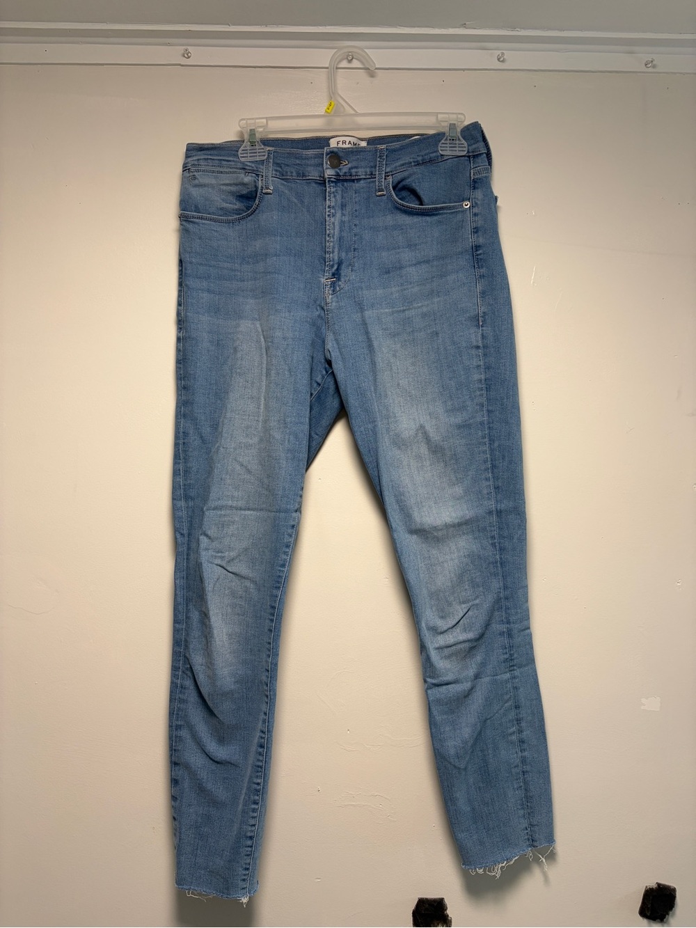 Lightwash FRAME skinny jeans